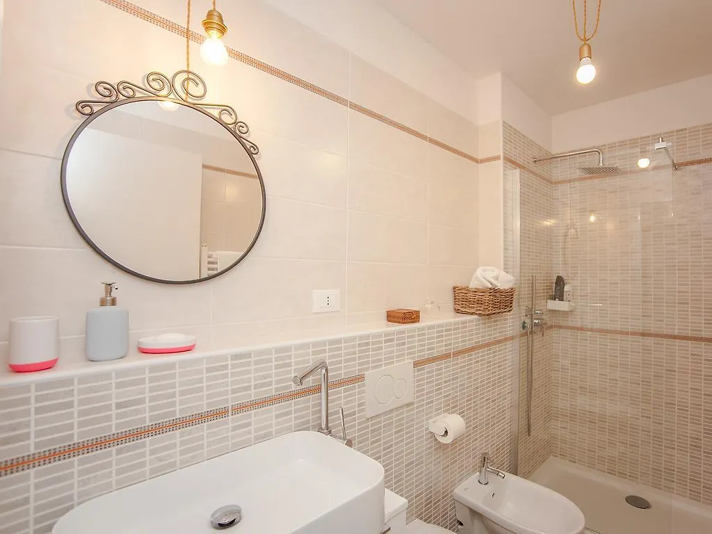 Miavia Apartments- Marconi Apartment